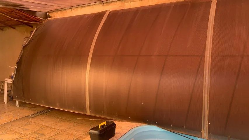 Toldo seminovo de policarbonato preto - 8,10m x 2,10m  - Foto 4