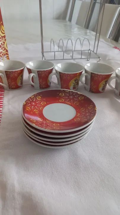 Jogo de xícara de chá, com pires e suporte 