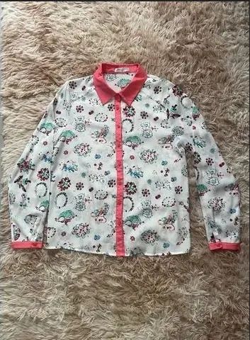 Camisa Estampada Manga Longa detalhes Rosa