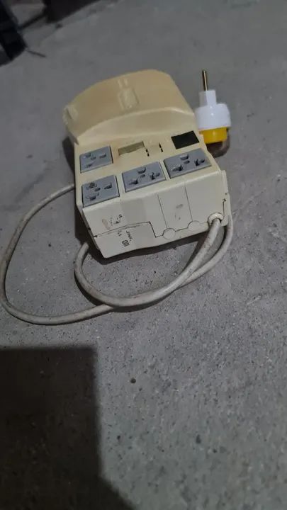 Enermax Estabilizador de Voltagem 4Tomadas - Foto 4