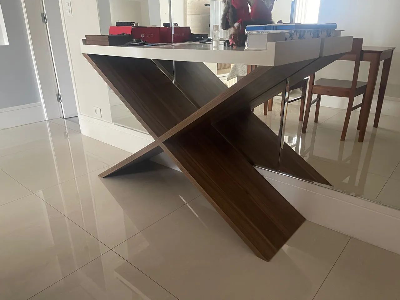 Mesa de Canto em Madeira Aparador com Design Moderno - Foto 4