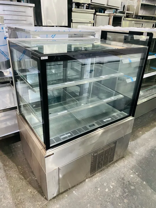 VITRINE REFRIGERADA MACOM 95x70