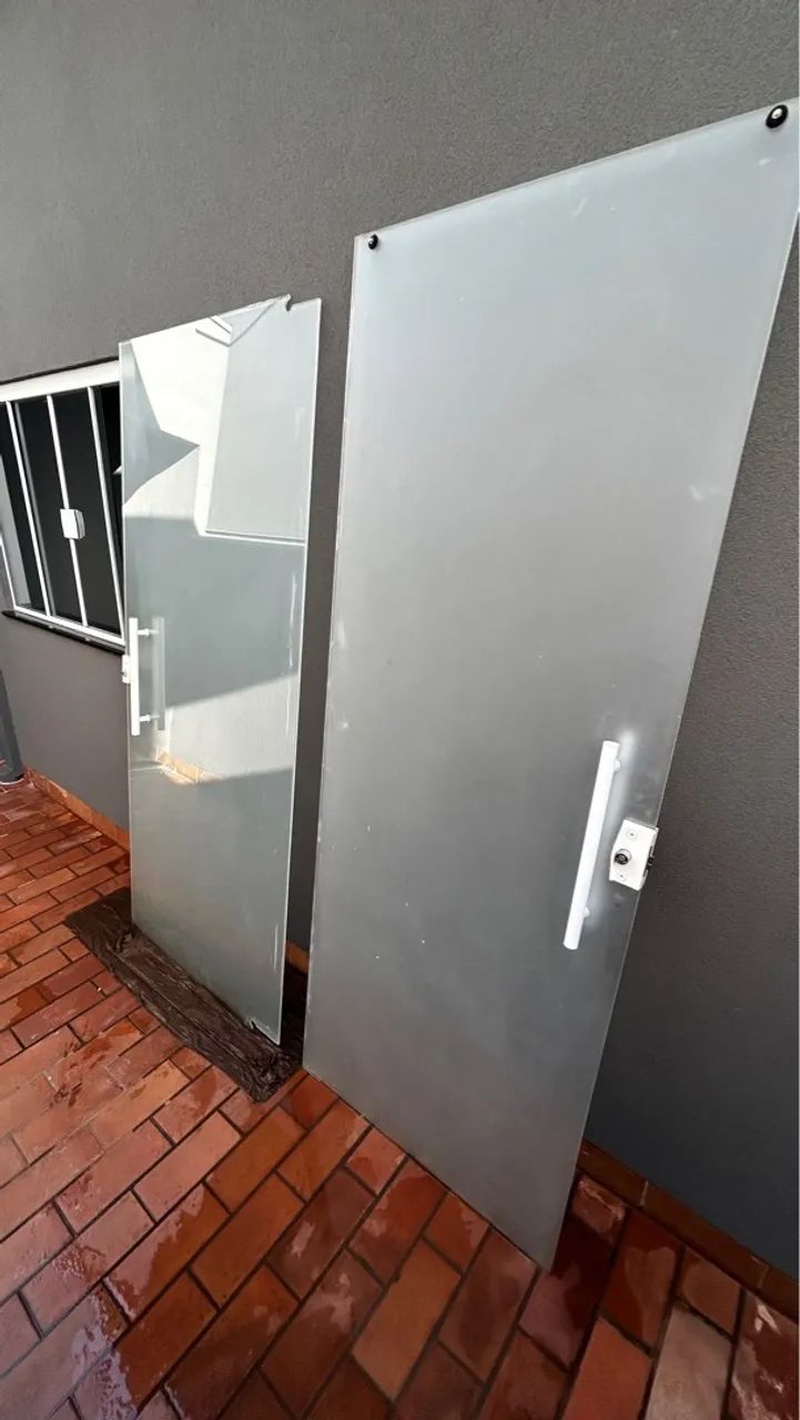 DESAPEGO - Porta de Vidro Temperado64220699513601120