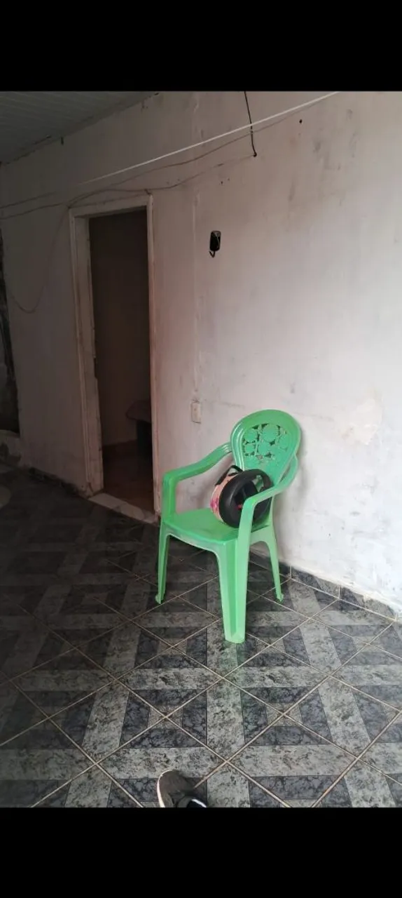 Aluga se Ap..Obs:Energia por minha conta.Não aceito pessoas q use ar-condicionado.