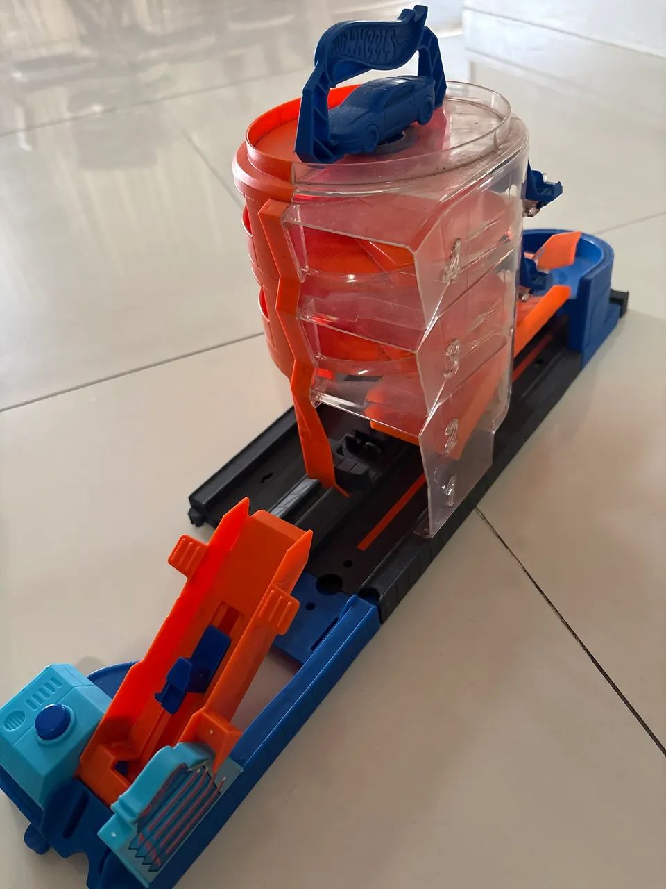 Hot Wheels City Pista Super Giro Loja De Carros  - Foto 2