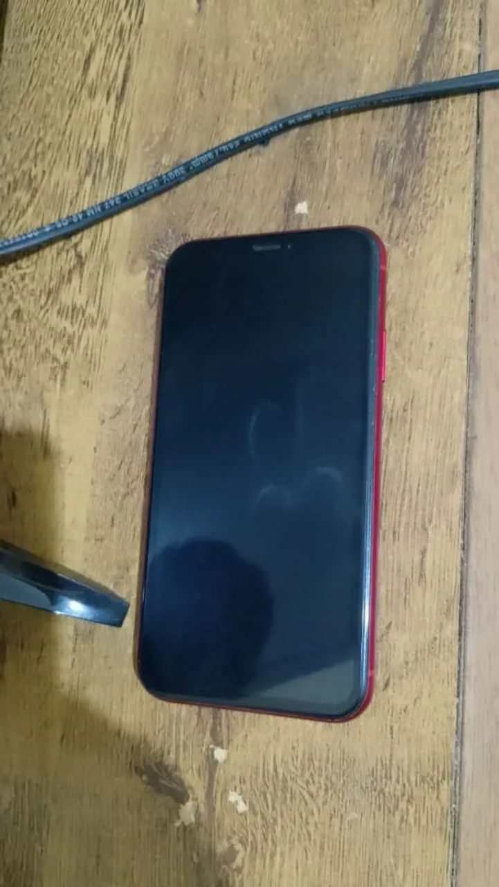iPhone xr 64gb sem detalhes acompanha carregador 