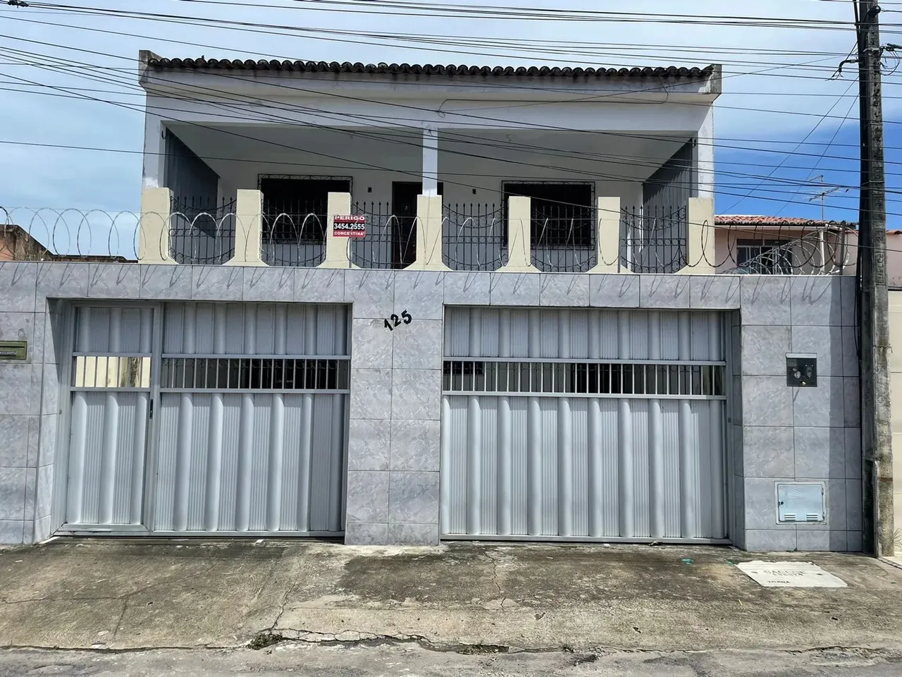 Casa duplex, 8 x 25 - 5 quartos e 3 vagas - Hermes Pereira - Barra do Ceará