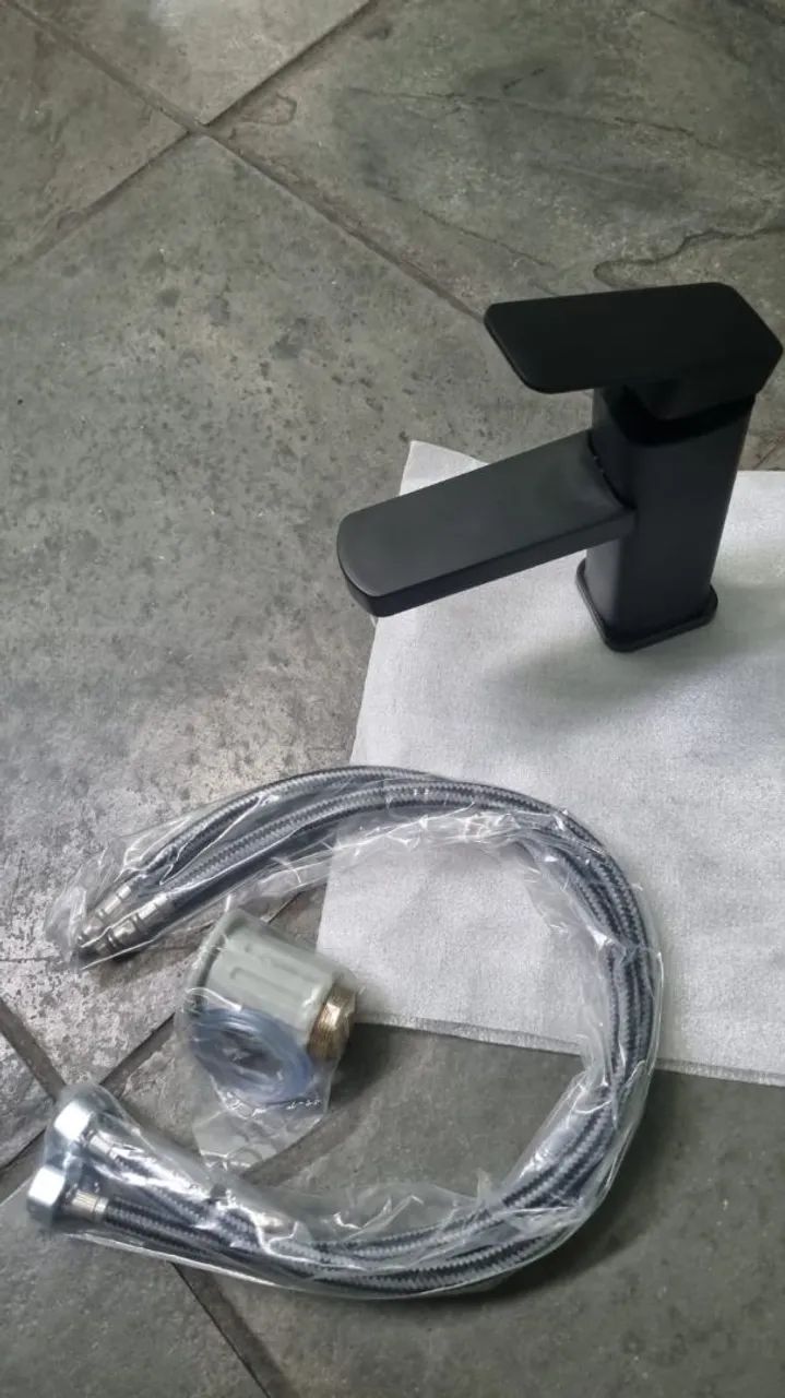 Torneira monocomando preta 