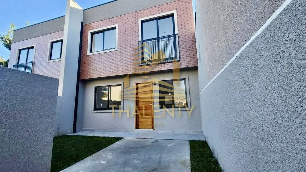SOBRADO com 3 dormitórios à venda por R$ 530.000,00 no bairro Santa Cândida - CURITIBA / P