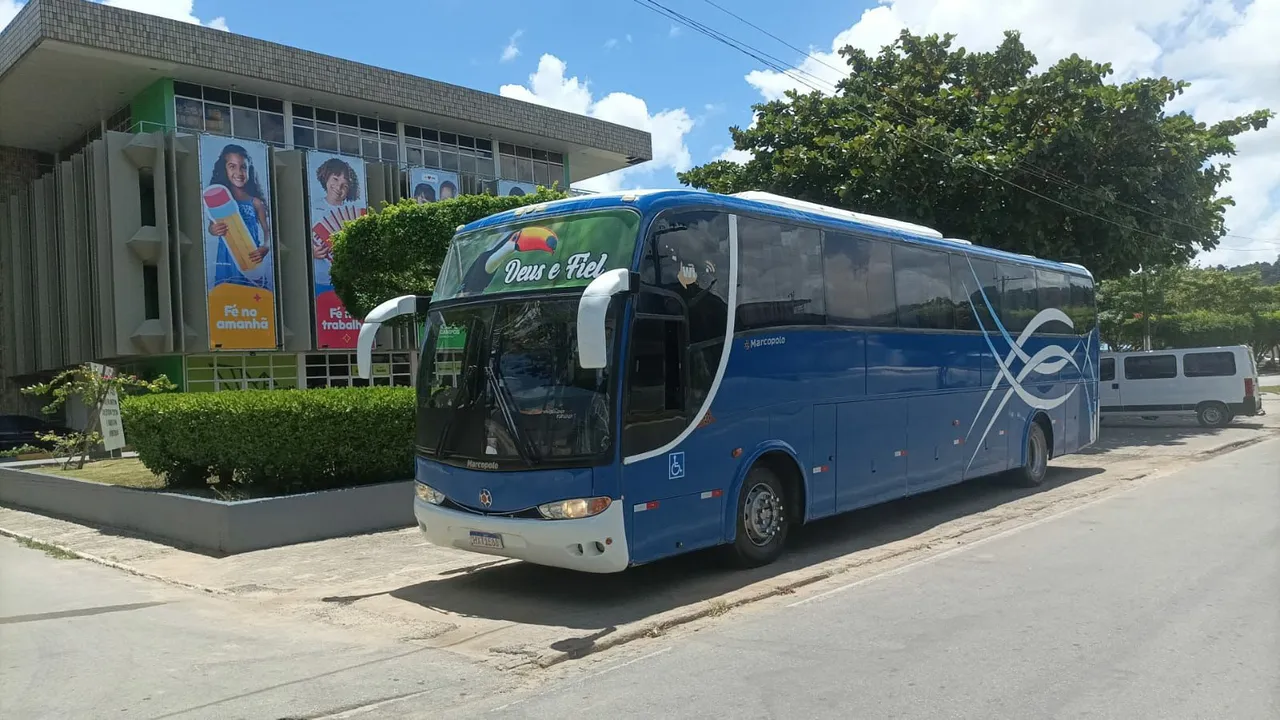Ônibus G6 ano 2003 motor 457