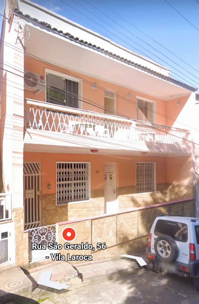 Excelente prédio a venda com 02 residências independentes em Além Paraíba MG- Vila Laroca