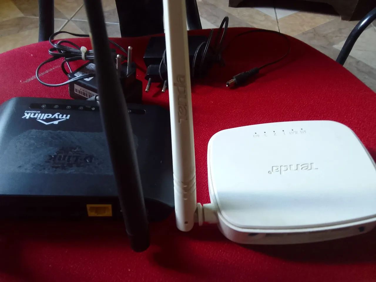 Roteadores D-Link e Tenda