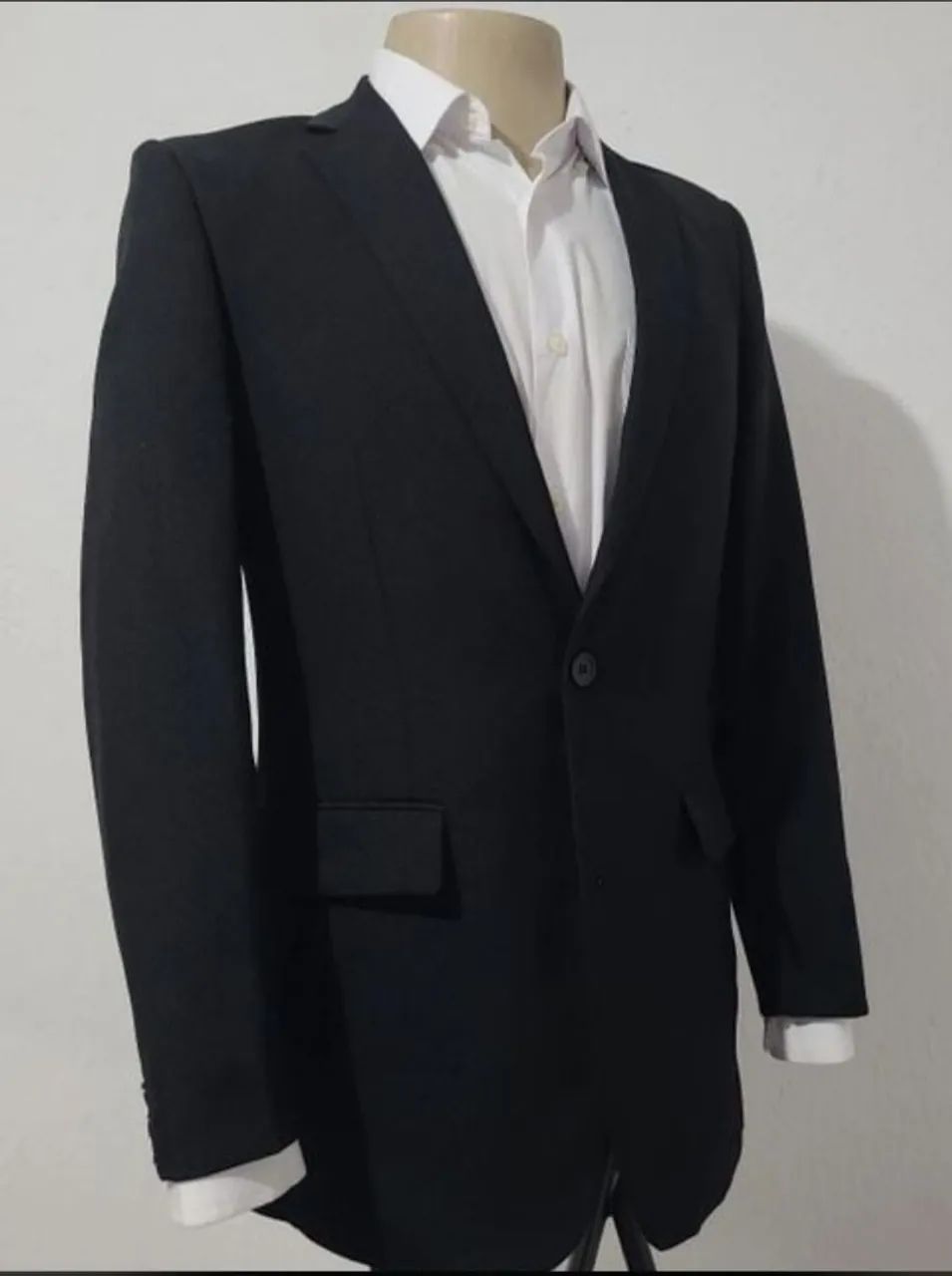 Blazer Preto Slim N° 44, bonito, elegante, sofisticado, confortável.  - Foto 3