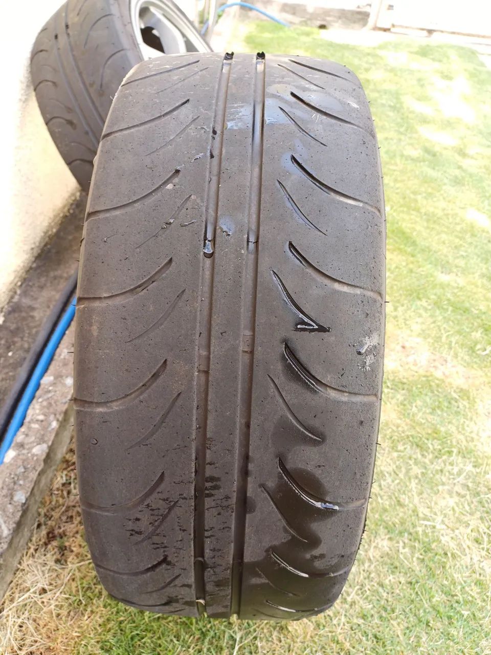 Vendo rodas Advan 17" com pneus Semi Slick - Foto 4