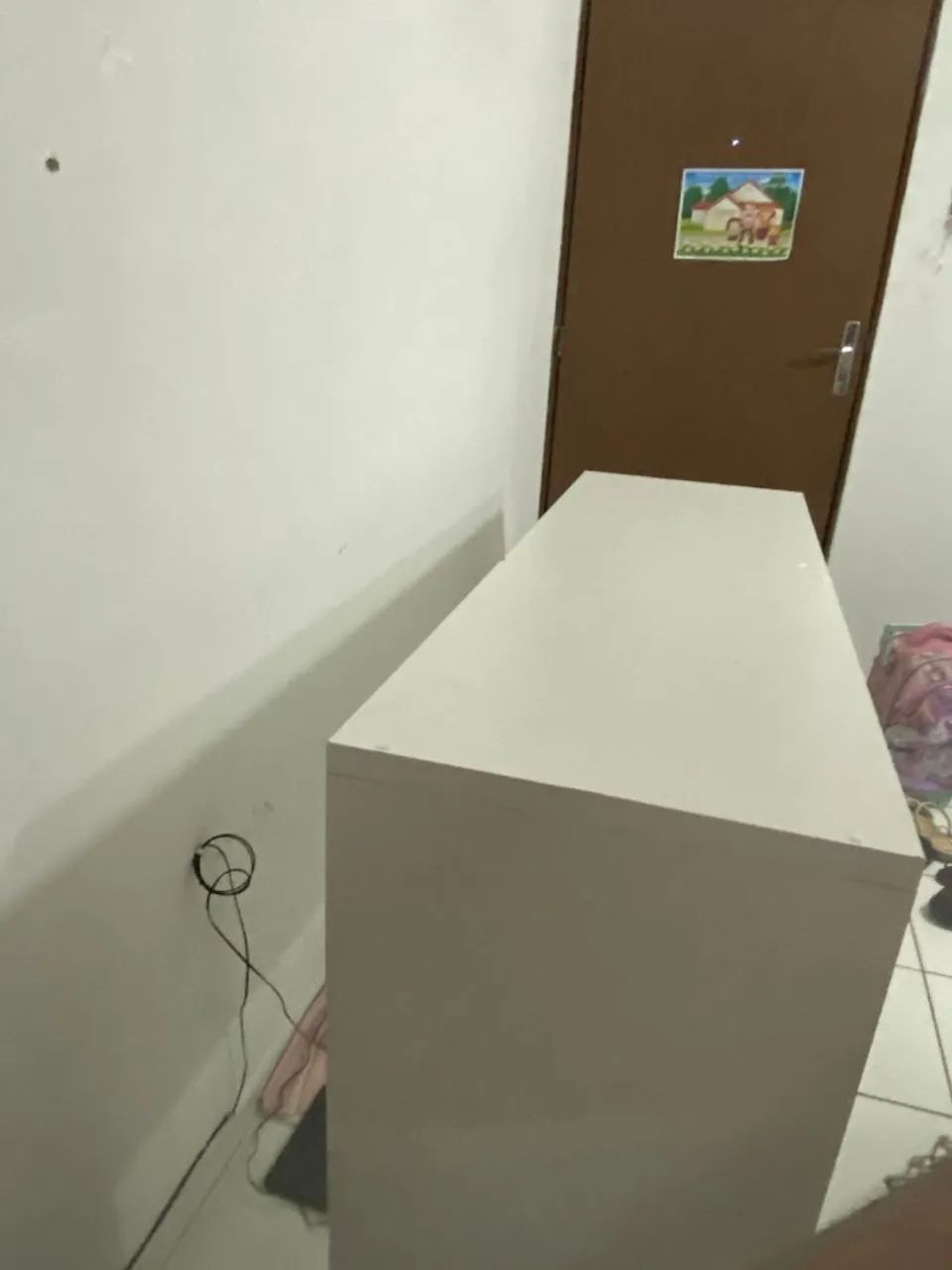 Mesa bastante resistente 64330588659970122