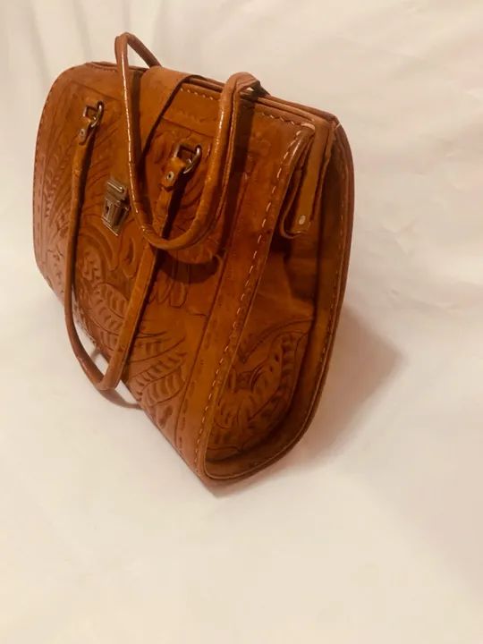 Maleta / Bolsa em couro trabalhado -Vintage  - Foto 2