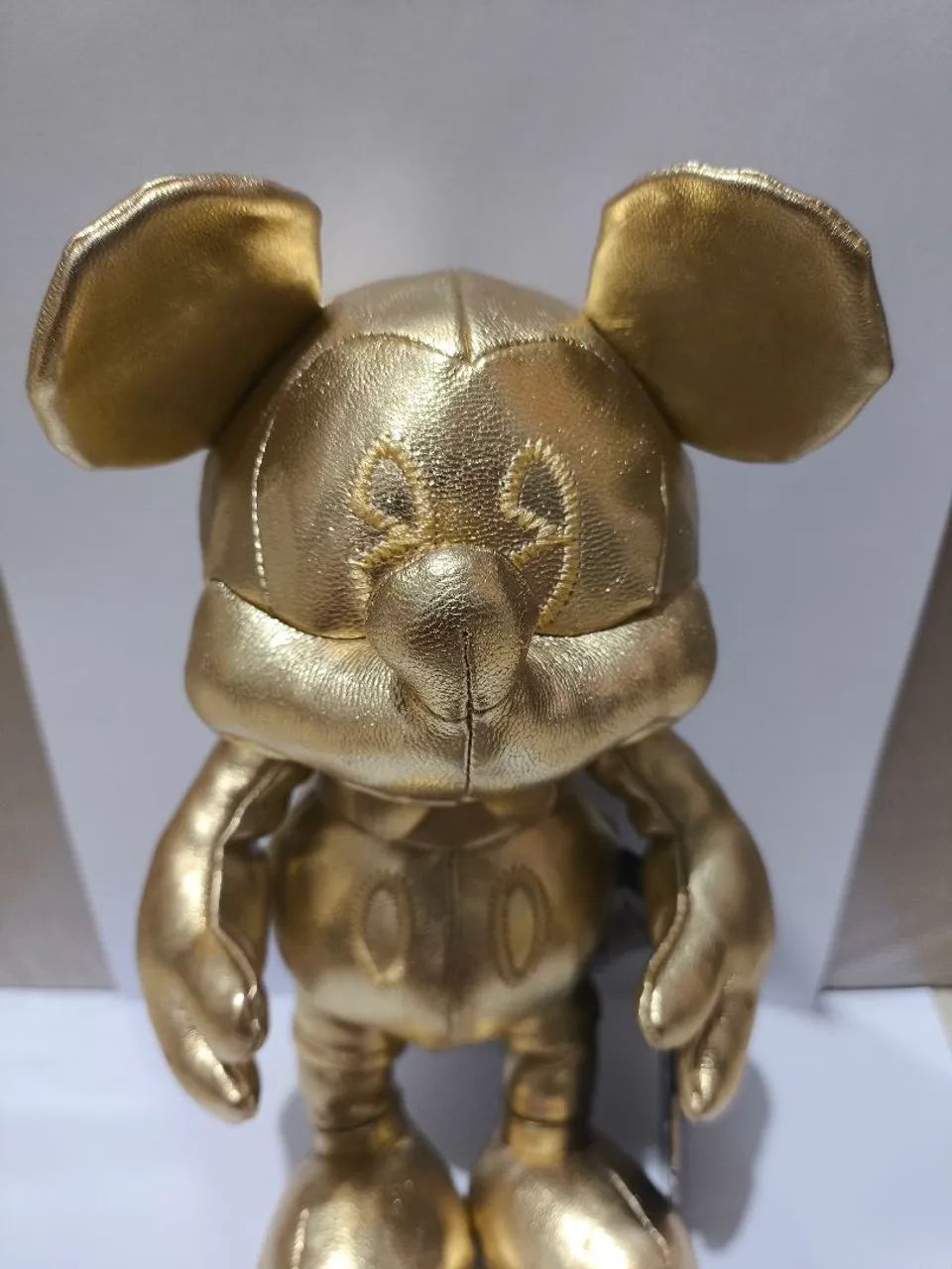 Pelúcia Mickey Gold Disney 90 anos - Foto 2