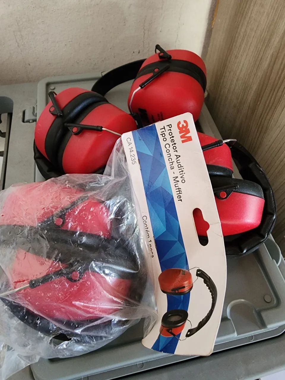 Botas , óculos,  discos de lavagem e polimento modelos - Foto 3