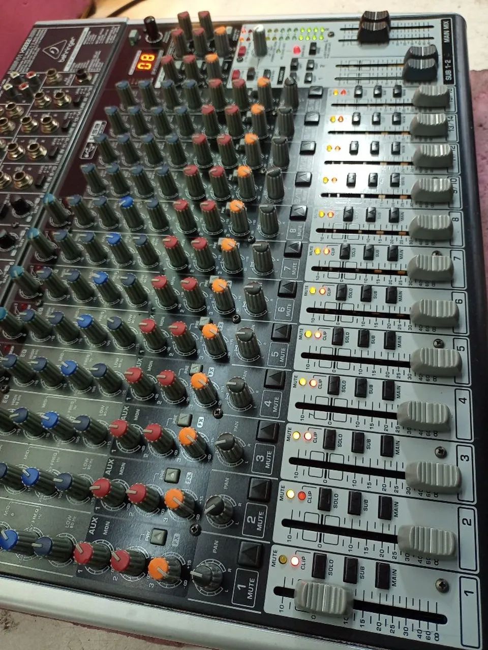 Mesa de Som Behringer 16 canais  - Foto 4