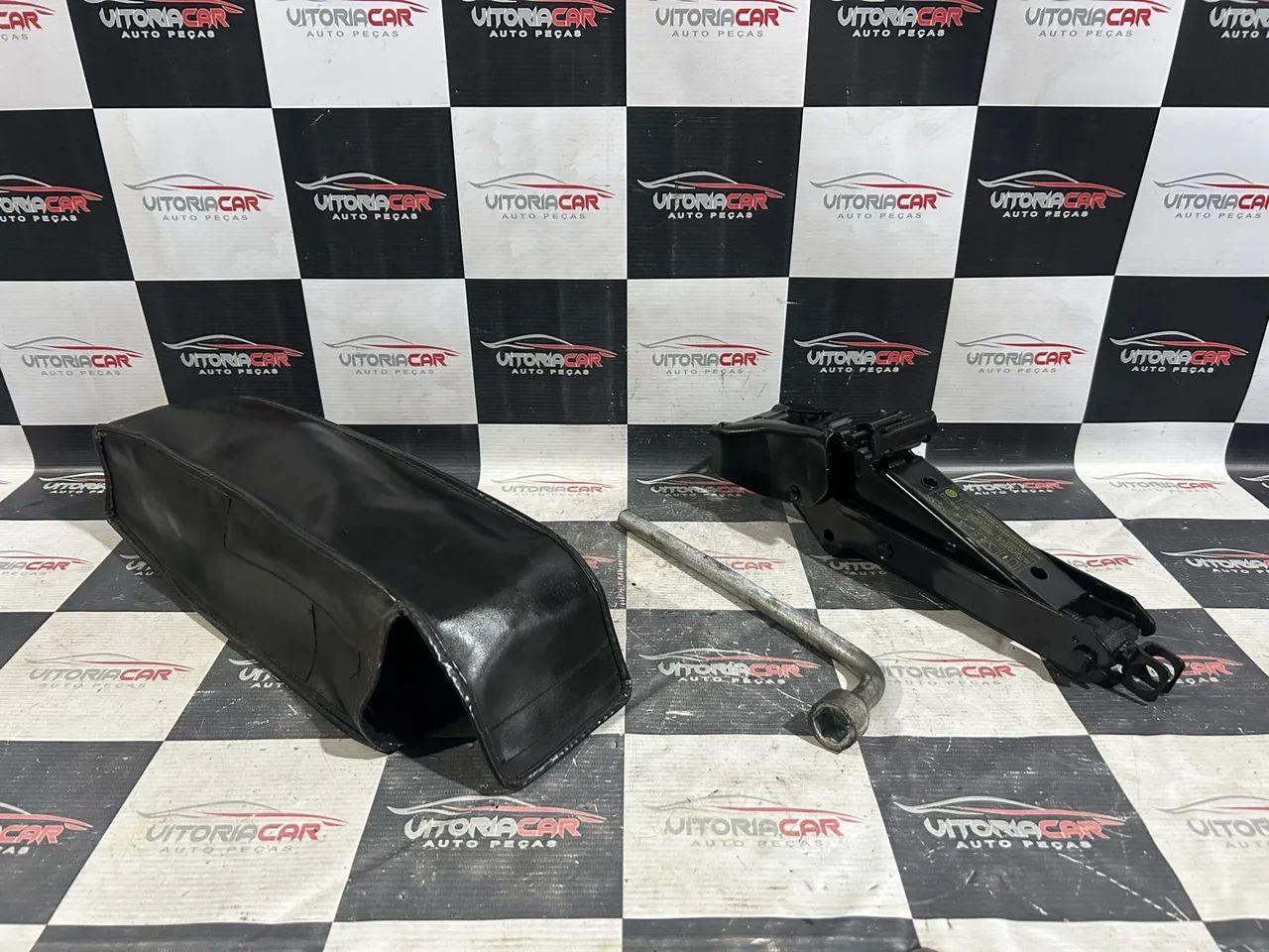 Kit macaco e chave de roda da Vw Saveiro G5/G6/G7