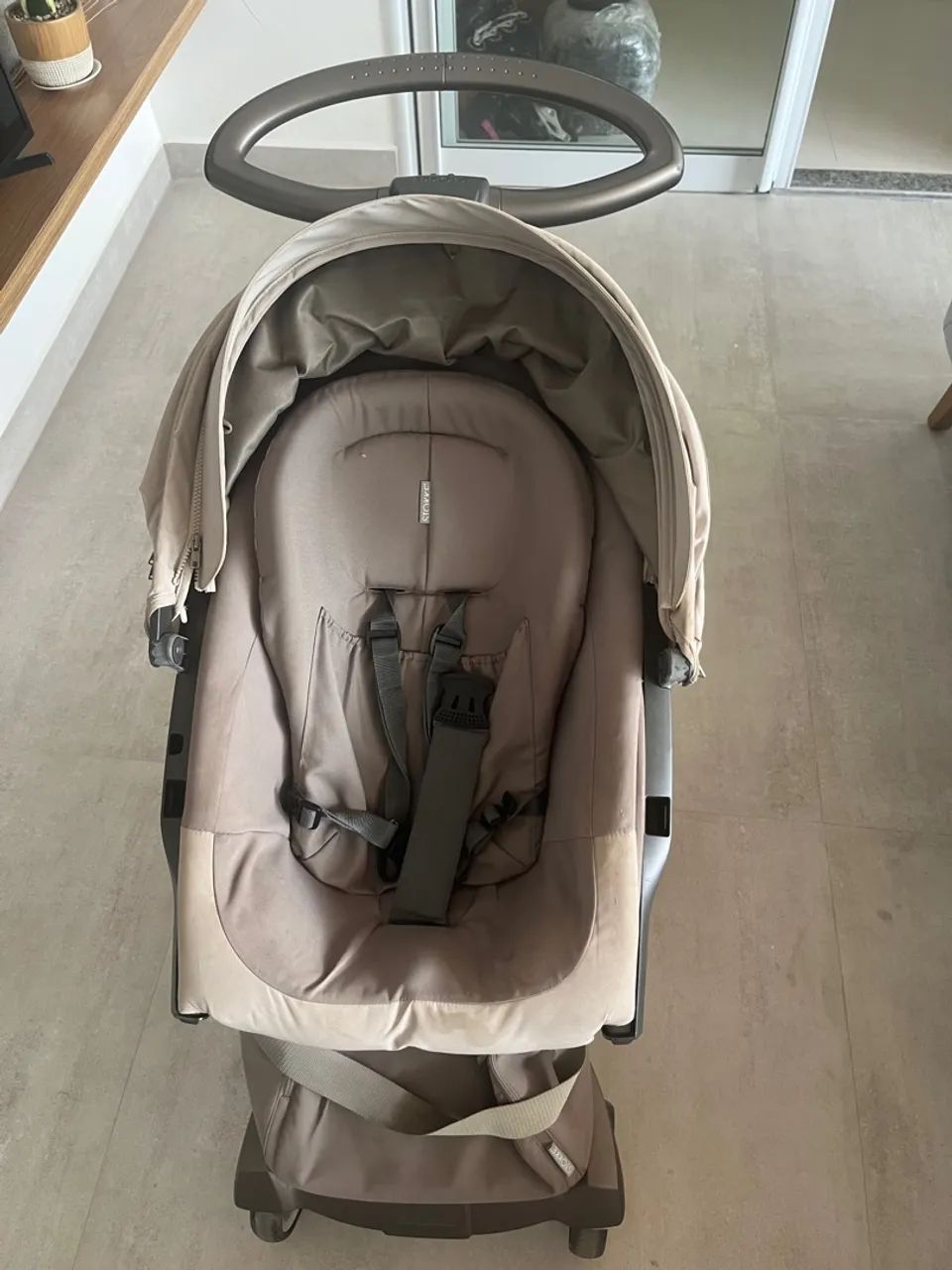 VENDO CARRINHO DE BEBÊ-STOKKE - Foto 3