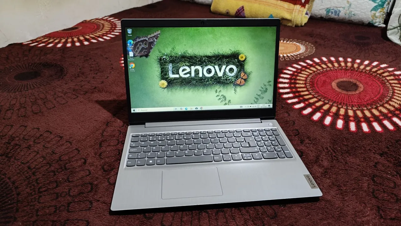 Notebook Lenovo - Tela Grande e Desempenho Confiável!