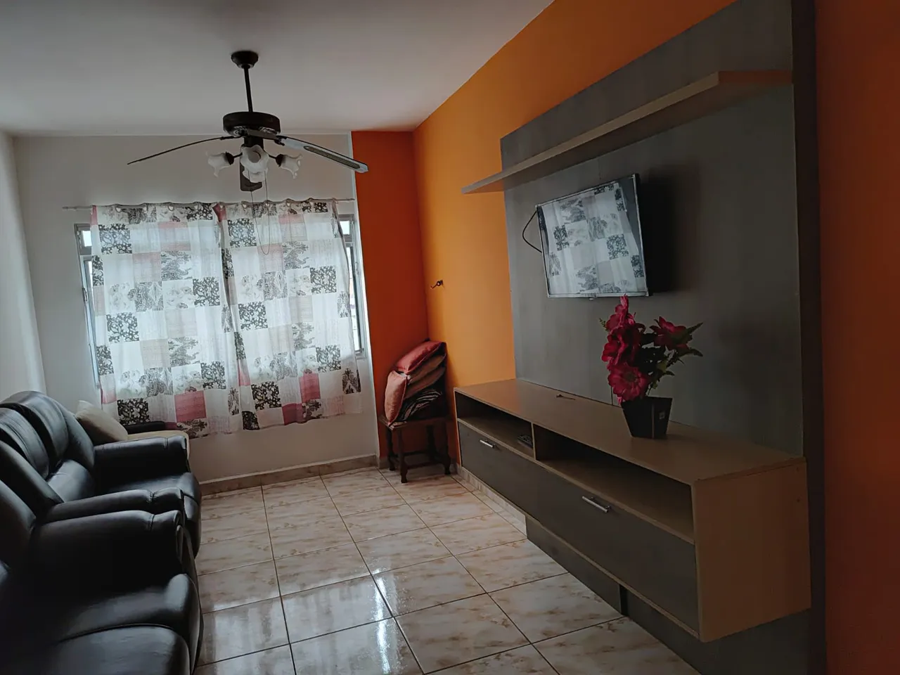 Apartamento à venda em Praia Grande-SP, no bairro Ocian, com 2 quartos, 1 sala, 1 banheiro