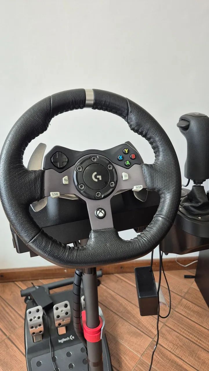 Volante logitech G920 +suporte e câmbio de scania