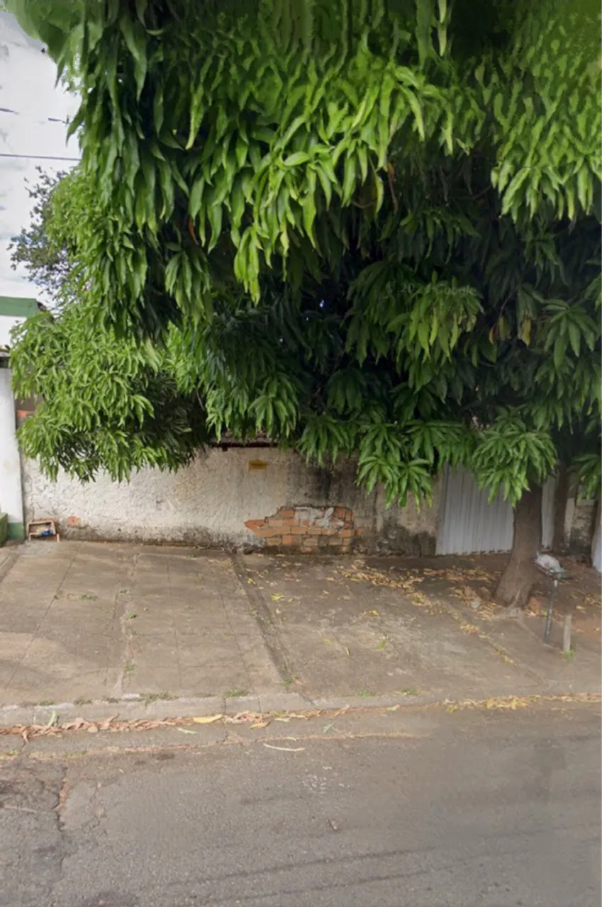 Vende-se Casa/Lote, lote grande, oportunidade para investidor e renda de aluguel.
