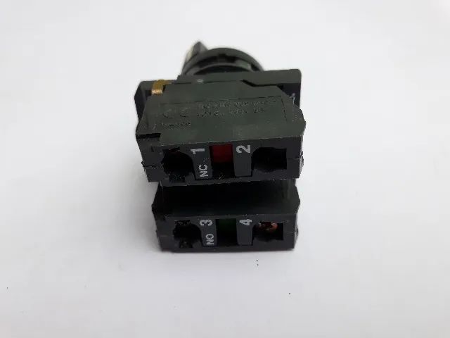 ZBE 101 Grampo de parafuso com interruptor rotativo 4D - Foto 3