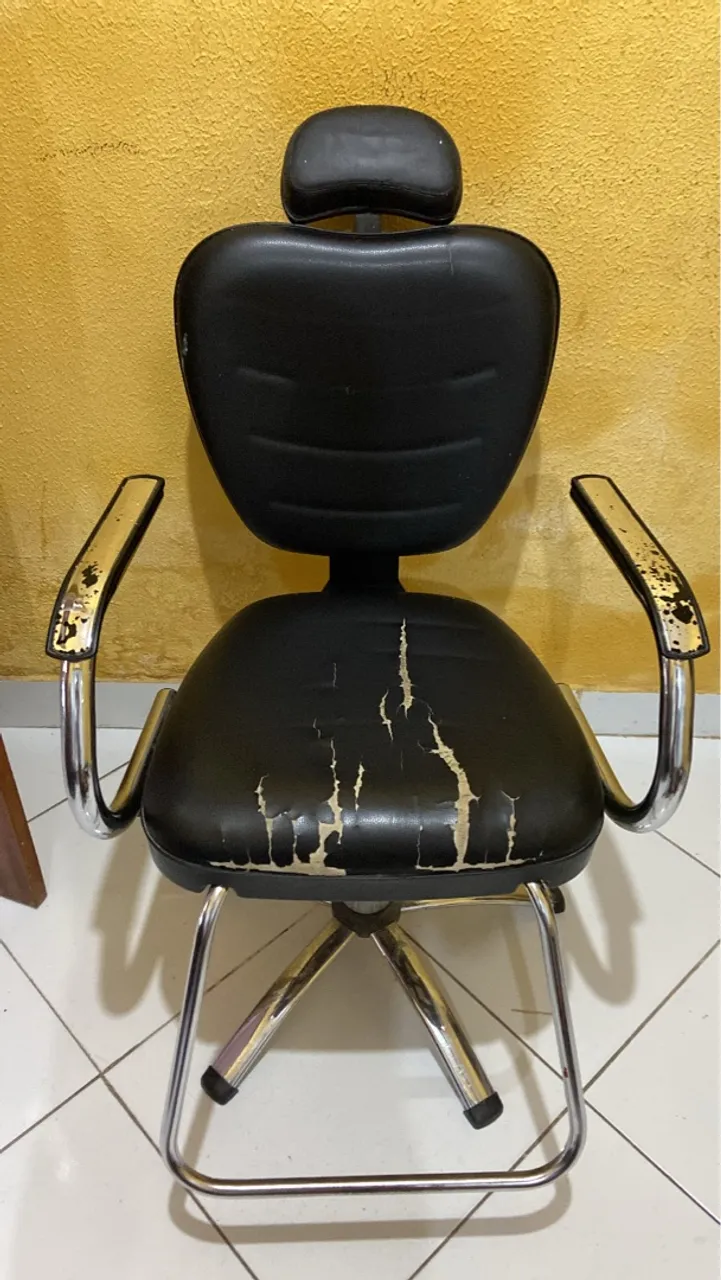 Cadeira Giratória com Apoio de Cabeça barbeiro