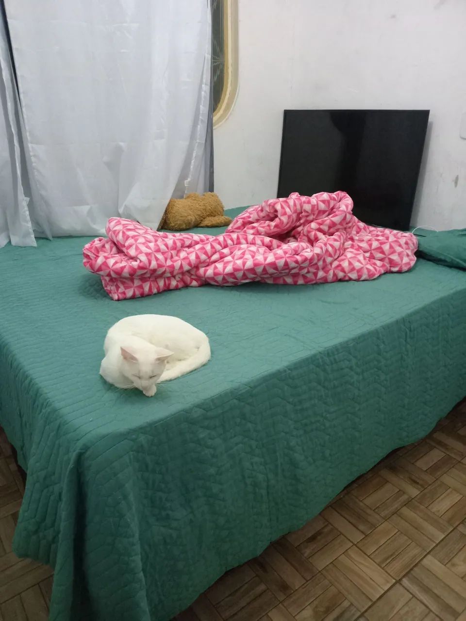 Guarda-Roupas de Solteiro  cama casal normal 