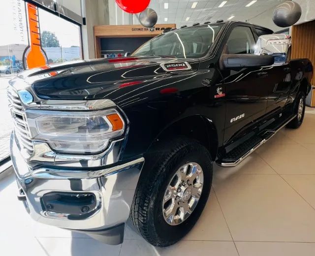 RAM 2500 LARAMIE PRETA