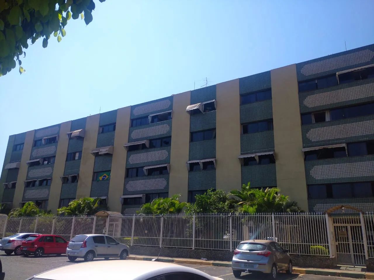 VENDO APARTAMENTO CONSERVADO 3 QUARTOS 2 BANHEIROS COZINHA COM ARMÁRIOS - Foto 5