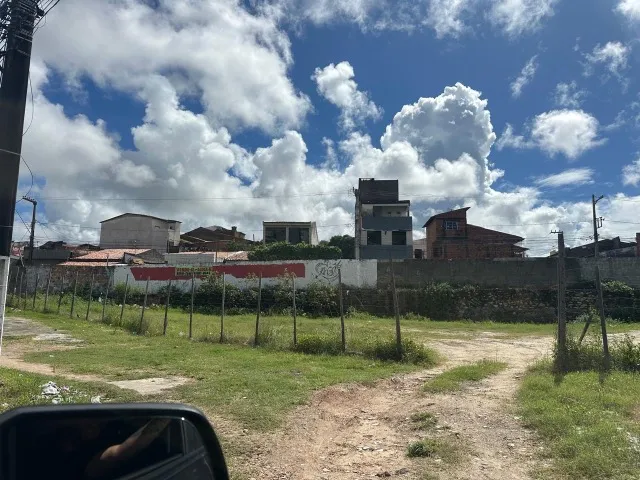 Vende-se ou aluga-se terreno