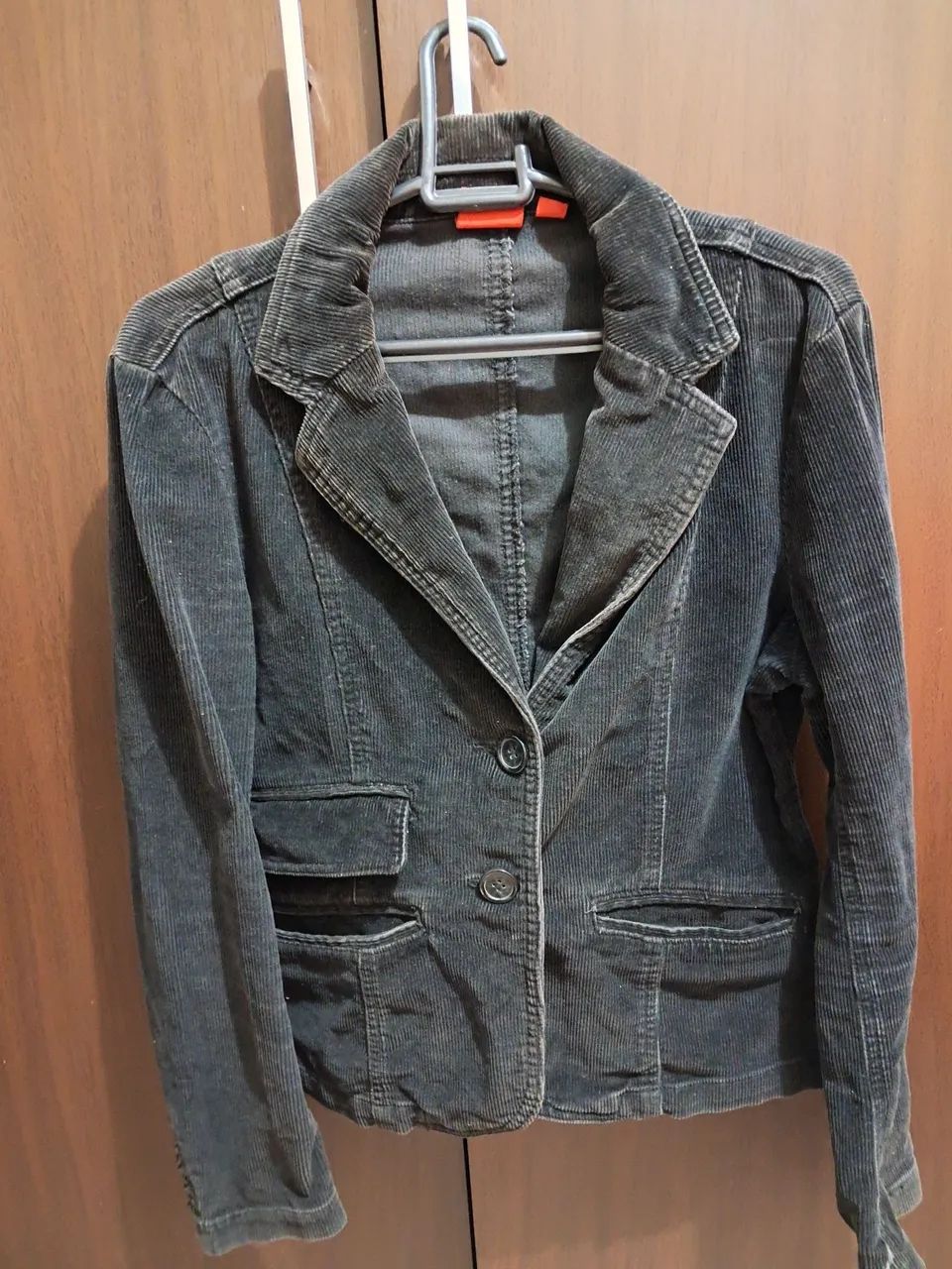 Blazer de veludo cotelê cinza