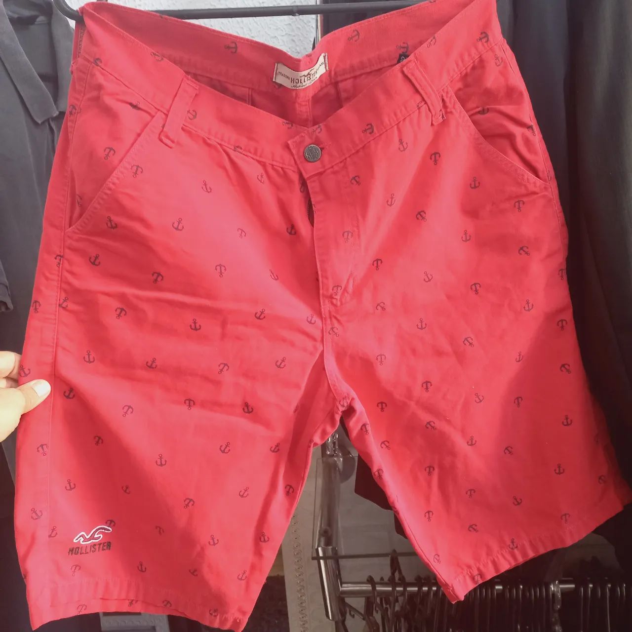 Bermuda Vermelha Hollister com Ancora