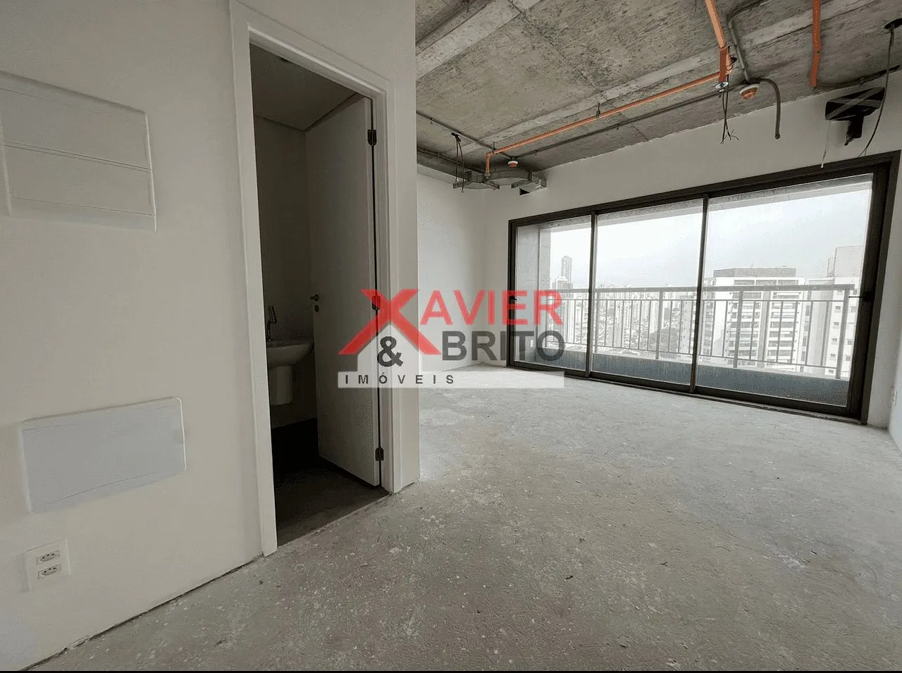 Sala comercial à venda no prédio mais alto de SP, 35m2, vista panorâmica, Platina 220