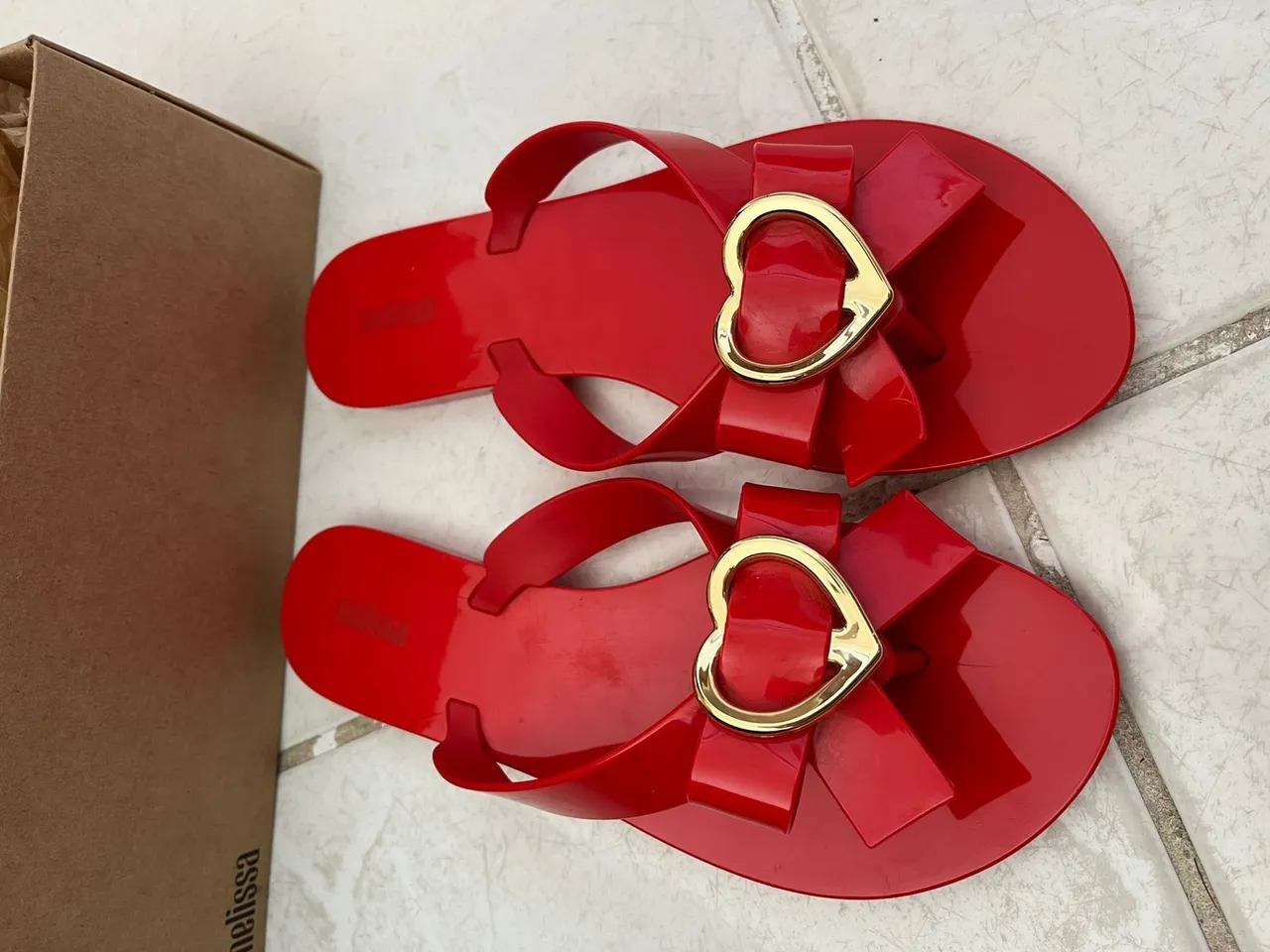 Sandália Melissa Vermelha com Detalhe de Coração
