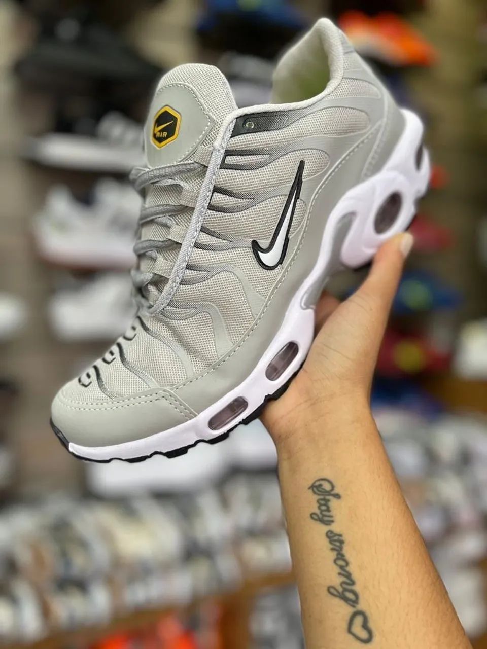 Tênis Verde Casual com Design Moderno - Foto 5