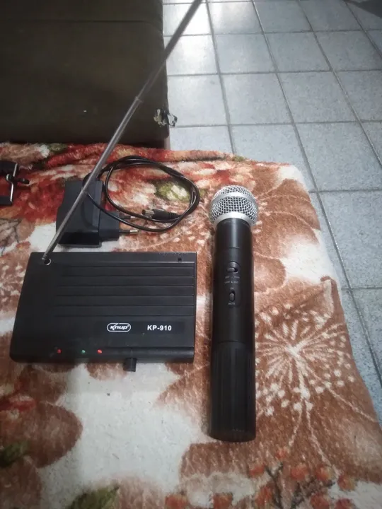 Microfone Sem Fio Knup KP-910