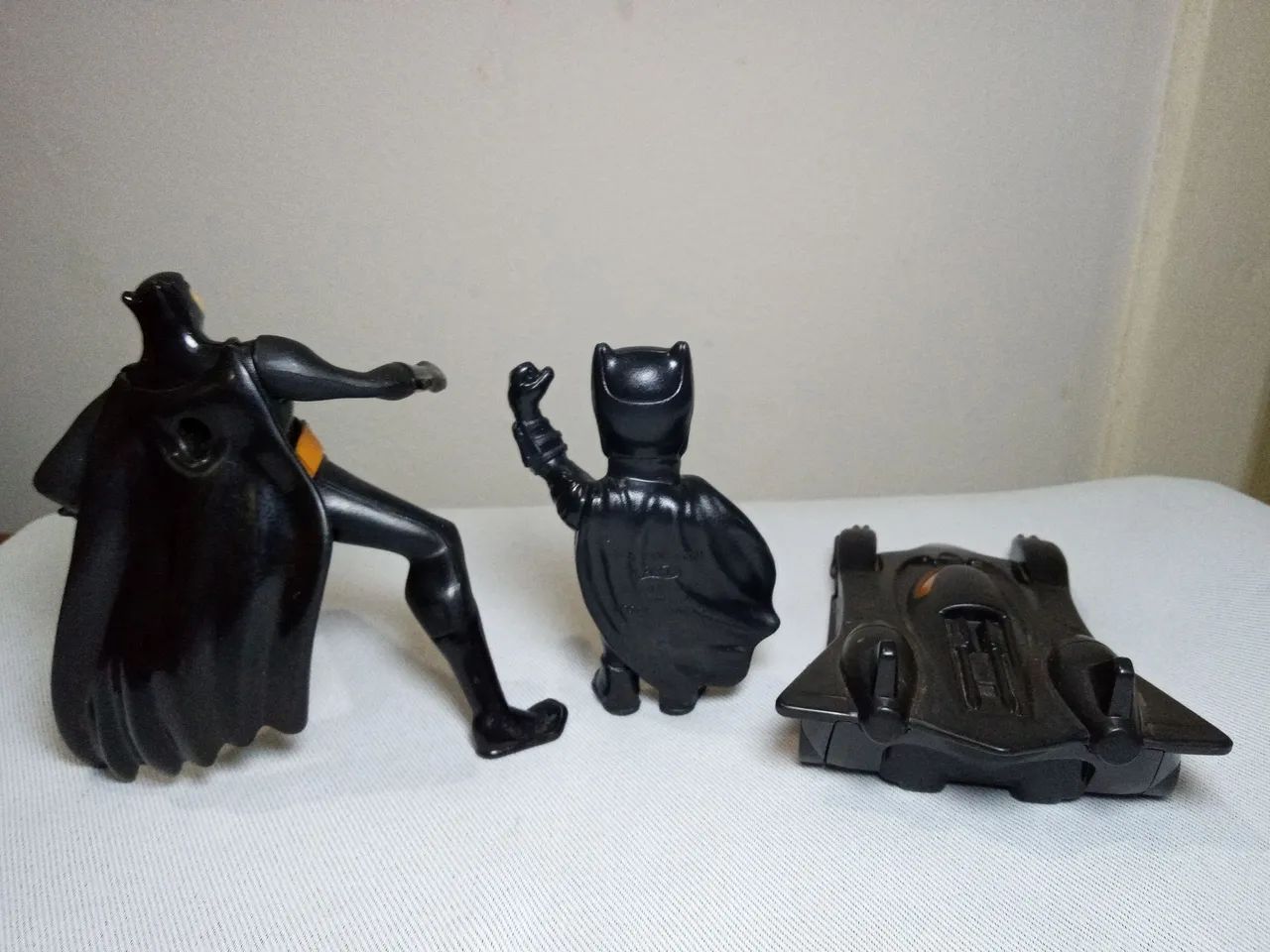 Kit C/2 Bonecos Batman + Carro - Foto 3