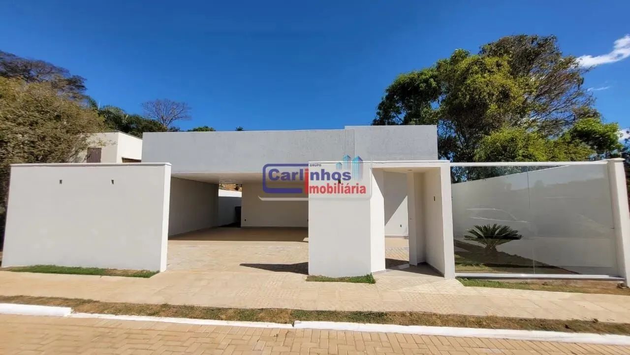 Casa em Condomínio, no centro de Mateus Leme - MG