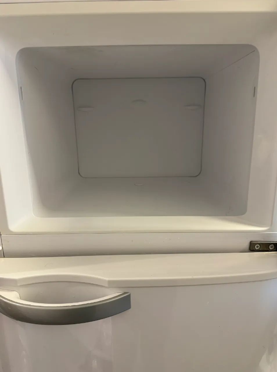 Geladeira Electrolux DC34 branca com freezer 260l - Foto 5