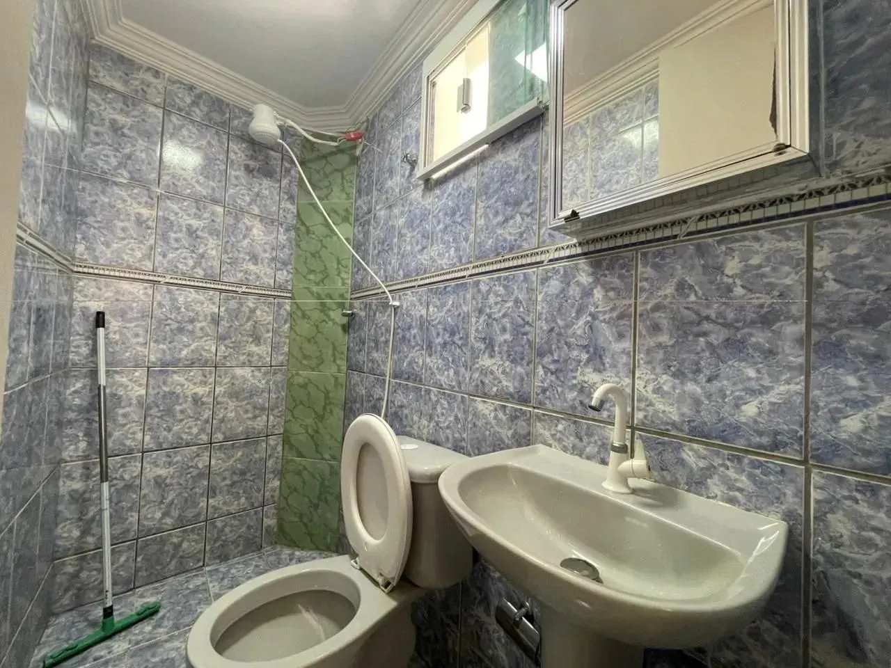 Alugo apartamento
