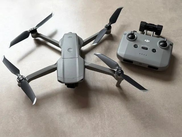 Drone DJI Mavic Air 2 - Fly More Combo