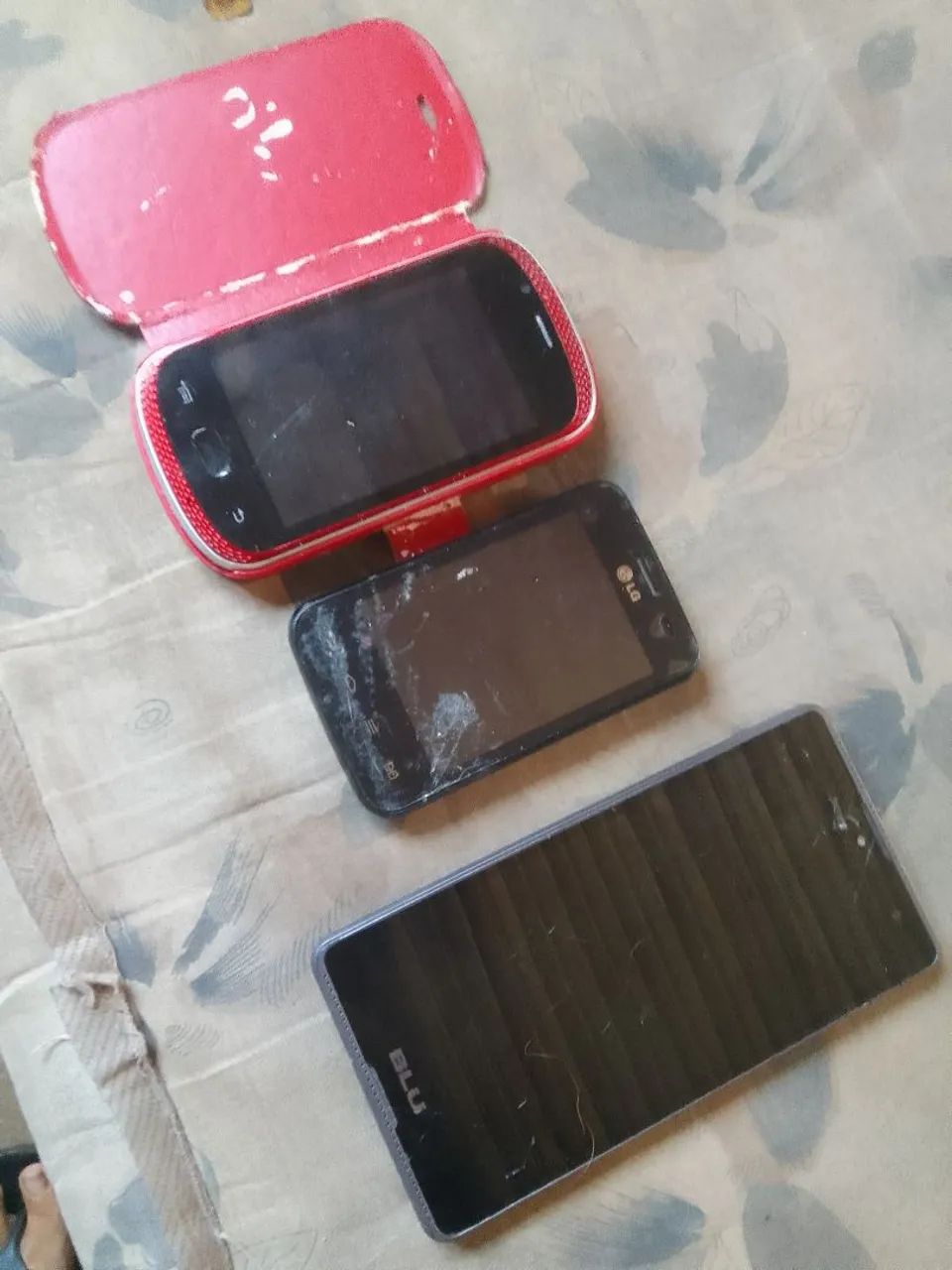 Celulares antigos para retirada de peças 