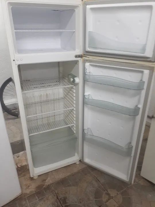 Geladeira cônsul 340litros 110volt funcionado tudo perfeitamente  - Foto 5