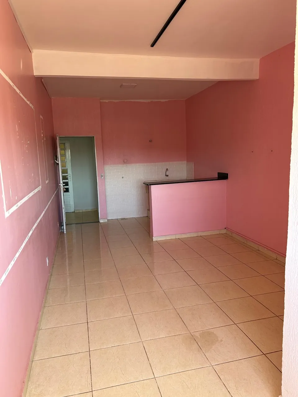 Sala comercial de frente à BR no Recanto das Emas