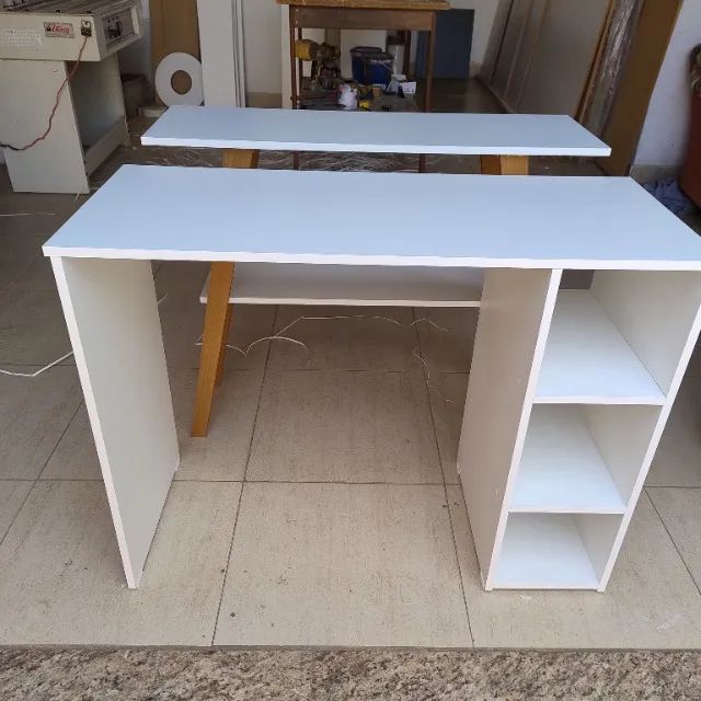Mesa Escrivaninha Branca com Prateleiras Nova Fabricamos  - Foto 2
